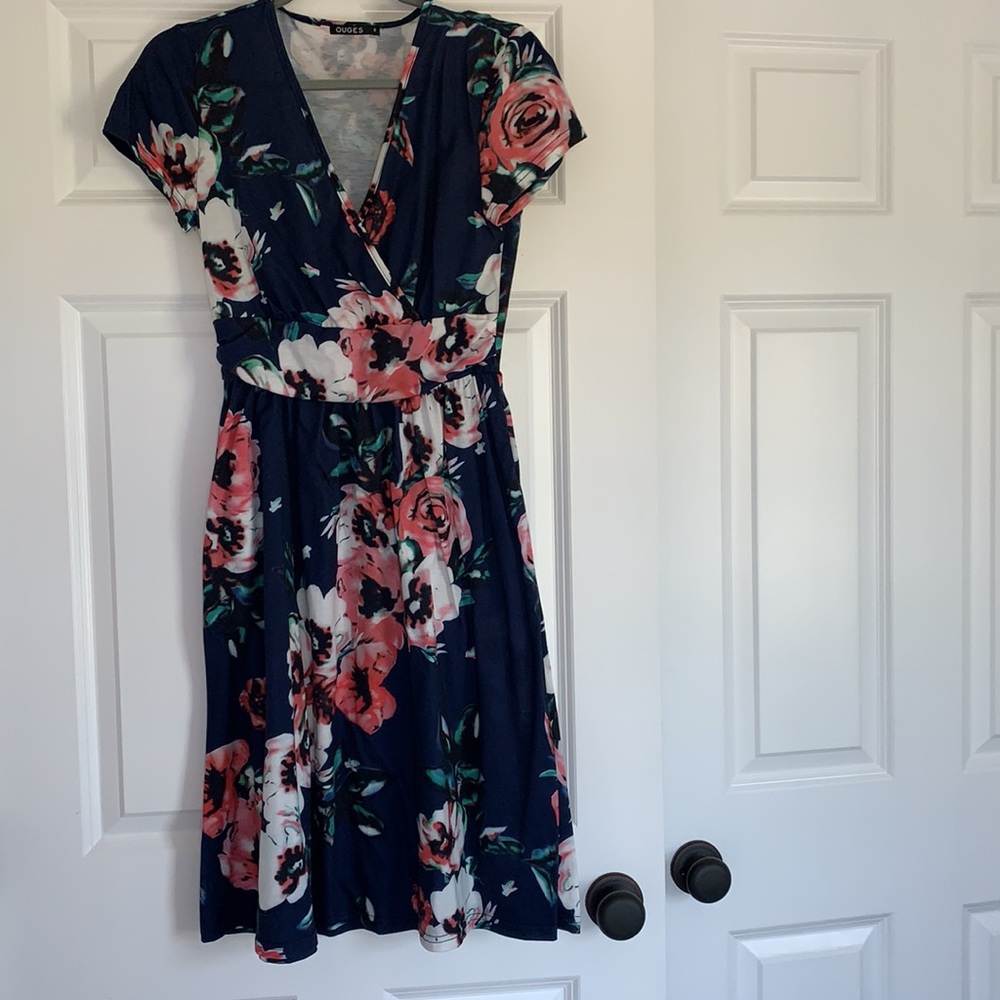 🆕 Navy Floral Mid Dress - Picture 2 of 7
